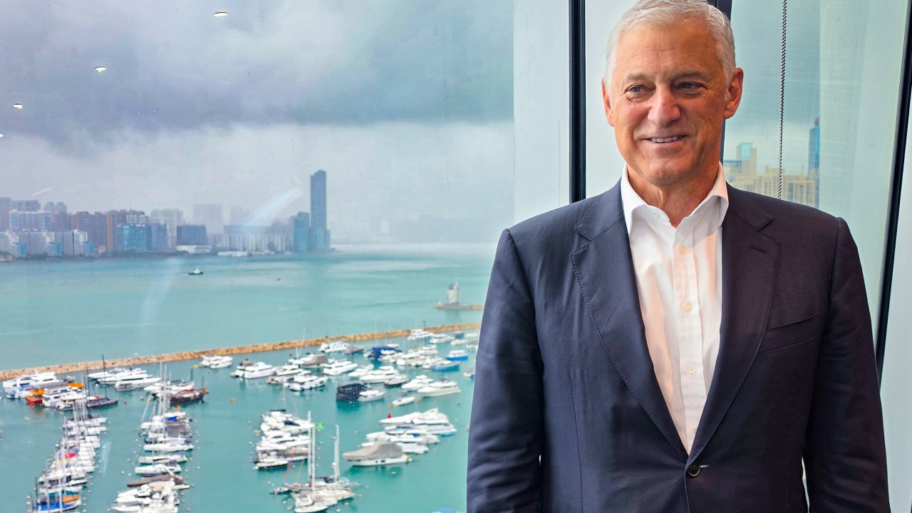 Standart Chartered, Hong Kong'u merkez alarak 2030 kazanç hedefini %18'e yükseltti: CEO Winters