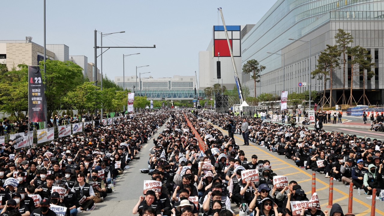 Samsung workers to go ahead with 18-day strike as bonus talks collapse