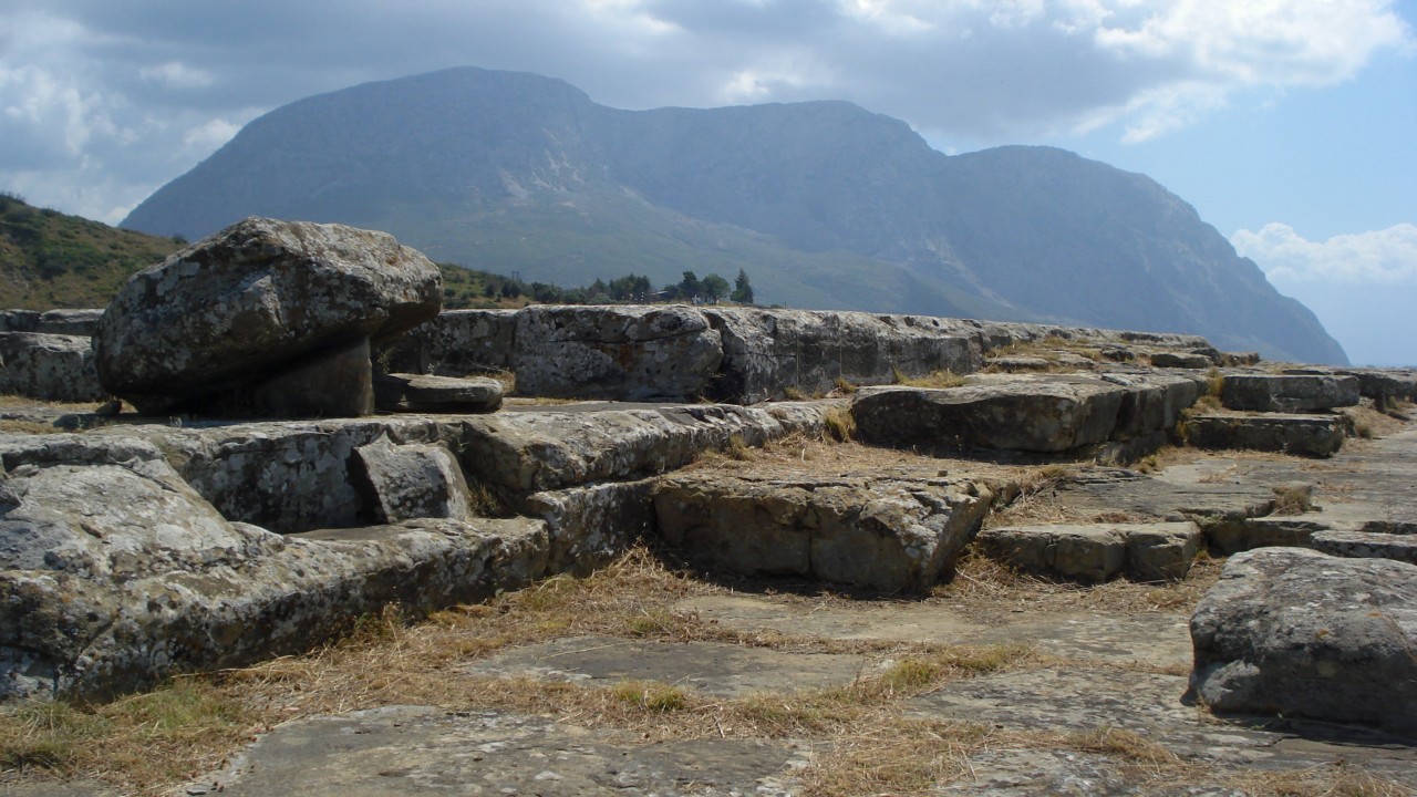 Chinese archaeologists excavate ancient Greek sites for first time