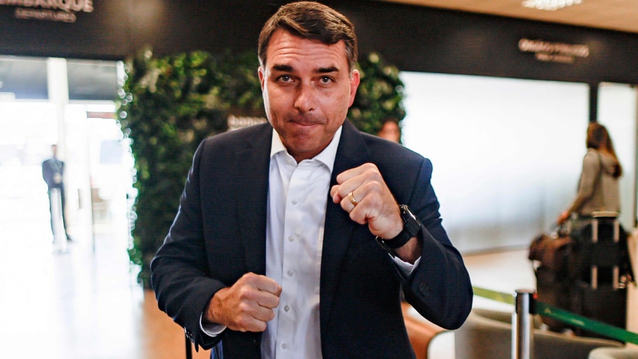 Bolsonaro's presidential hopes hit by banker scandal