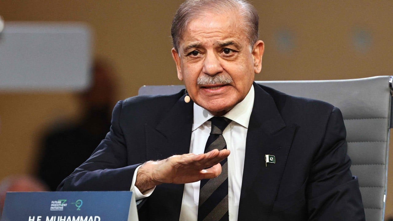 Pakistani PM visits China seeking support for Middle East peace efforts