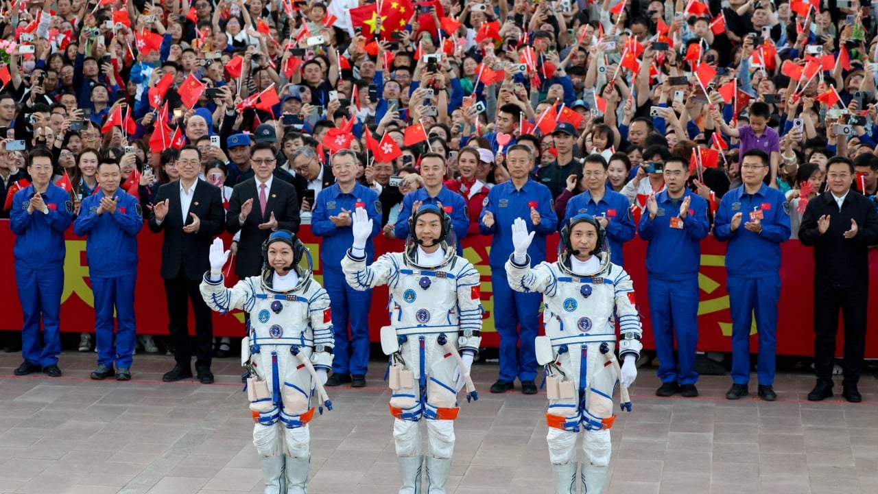 Hongkongers praise astronaut Lai Ka-ying at send-off ceremony in Jiuquan