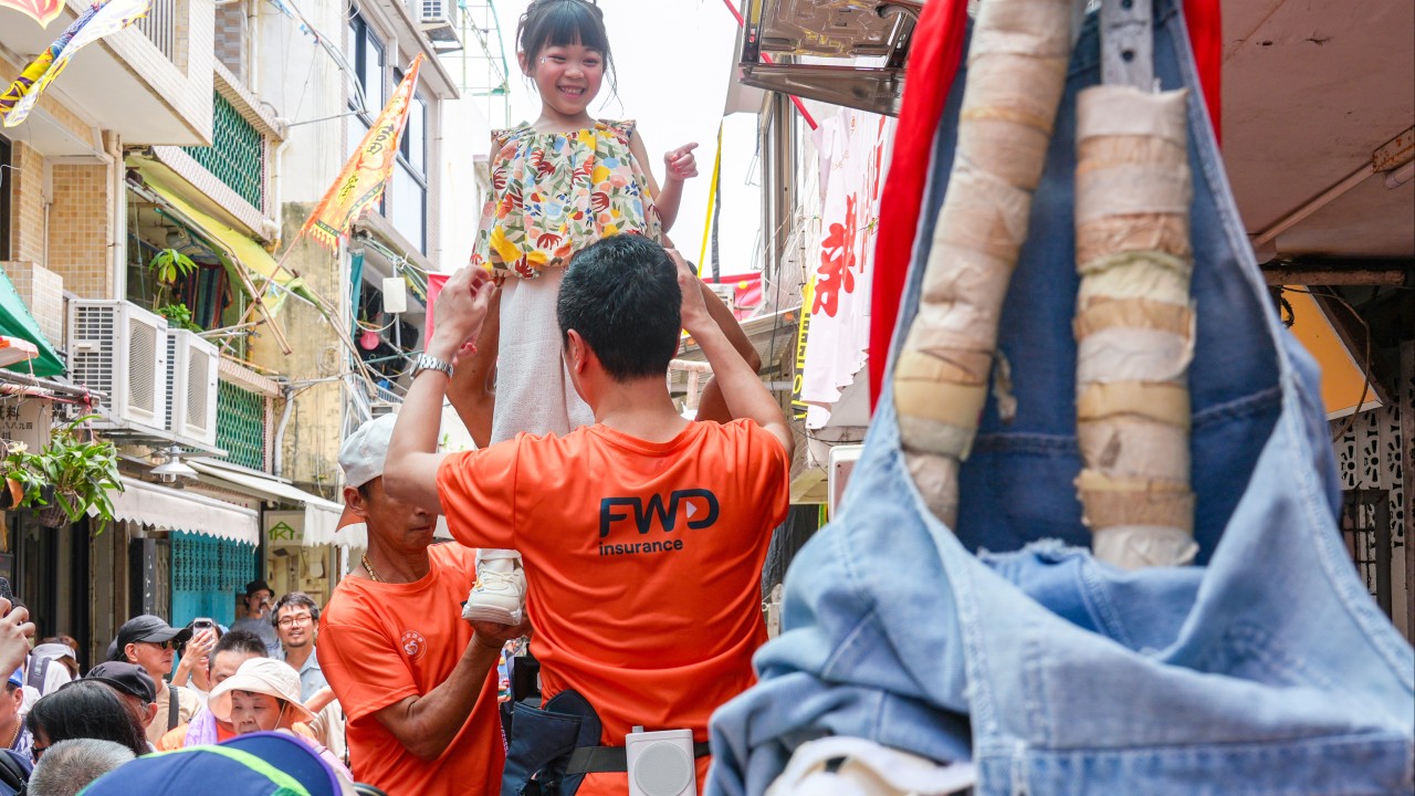 Crowds top 10,000 at Hong Kong’s Cheung Chau Bun Festival as parade draws visitors