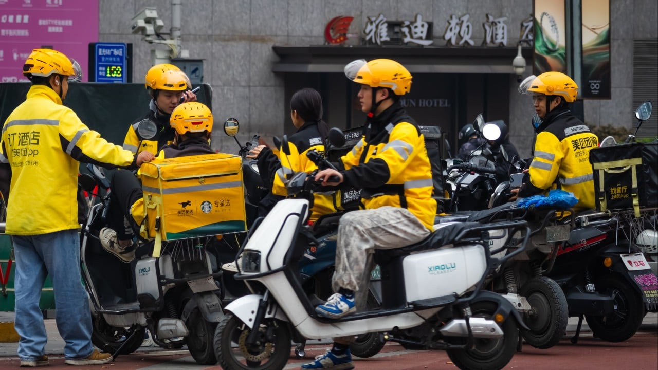 China boosts services for migrant workers to spur consumption