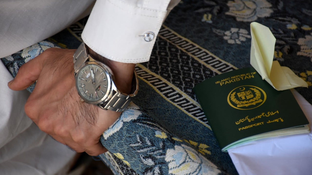 UAE deports Pakistani Shiites: jobs lost and savings frozen amid Iran war