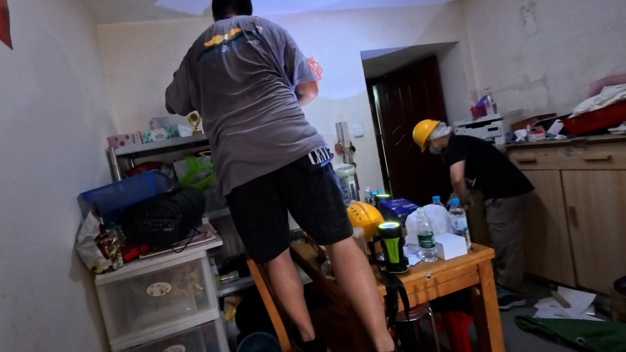 Wang Fuk Court residents salvage belongings after home destruction