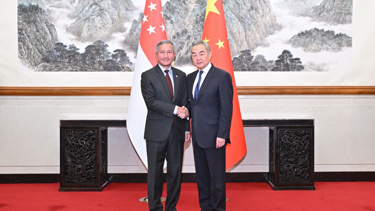 Top Chinese, Singaporean diplomats reaffirm commitment to Malacca Strait transit rights
