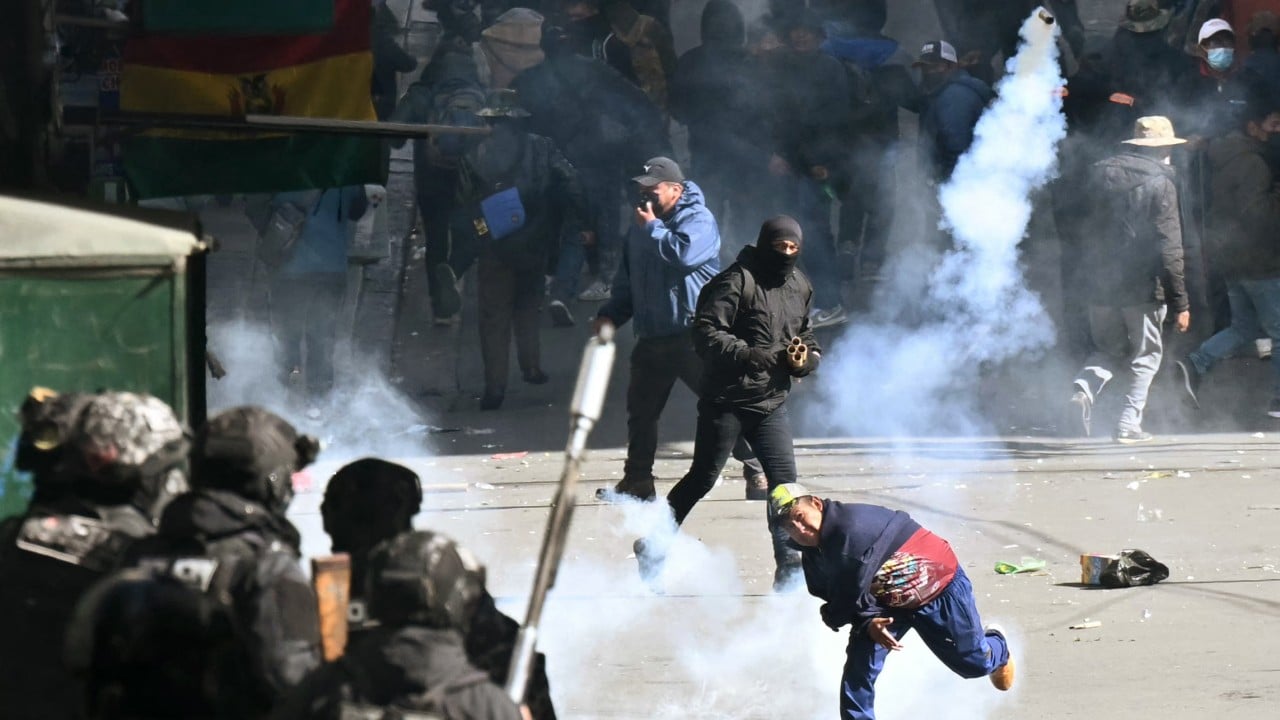 Bolivian leader to slash own salary by 50% in gesture to protesters