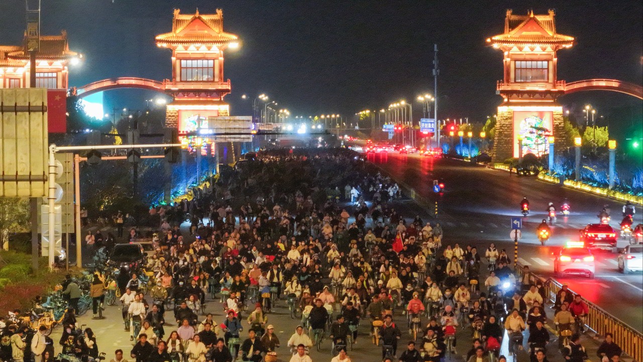 China woman nearly dies after becoming tangled in fishing line while riding bike at night