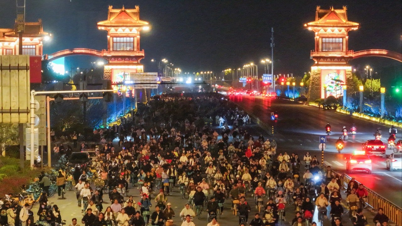 China woman nearly dies after becoming tangled in fishing line while riding bike at night