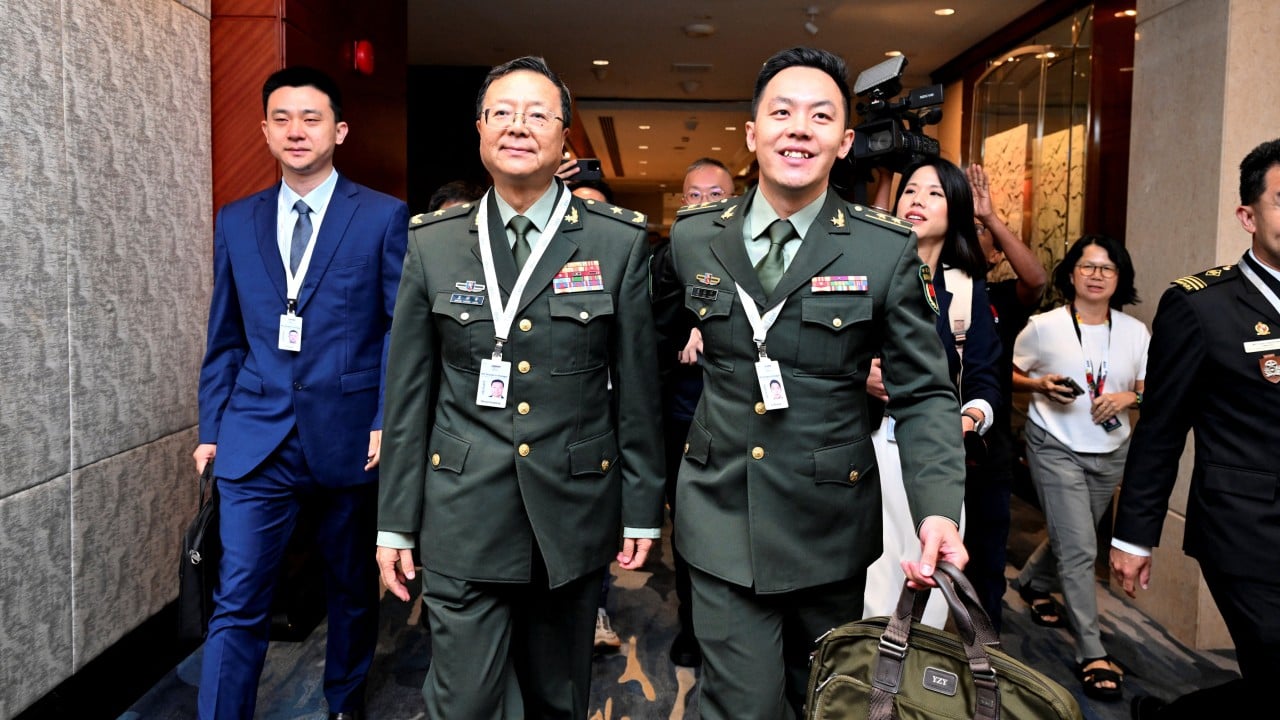 China adota tom contido em fórum de segurança em Singapura