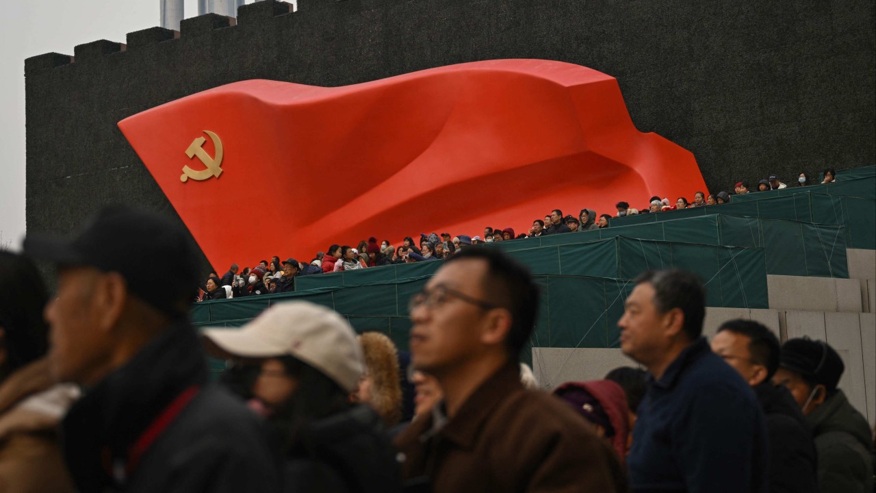 China's officials struggle with bureaucracy despite reform calls