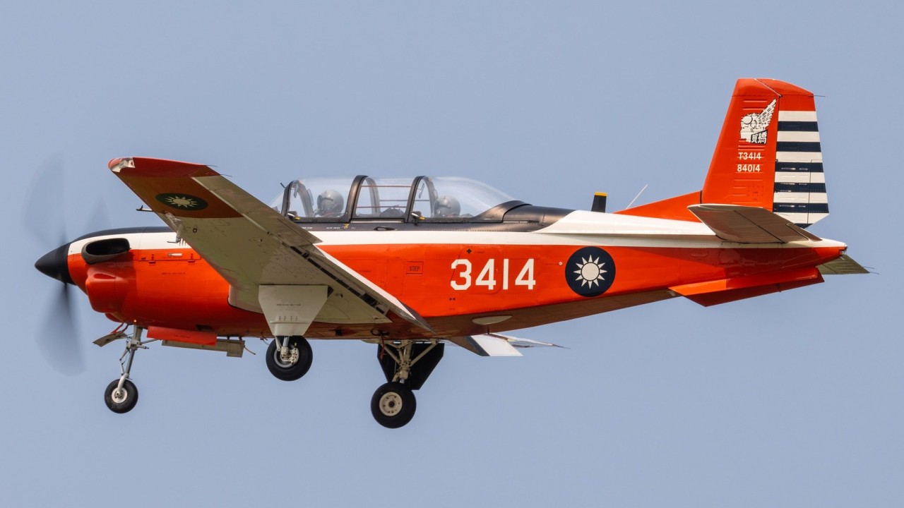 2 Taiwan air force pilots die in T-34C crash, spurring probe and debate over aircraft