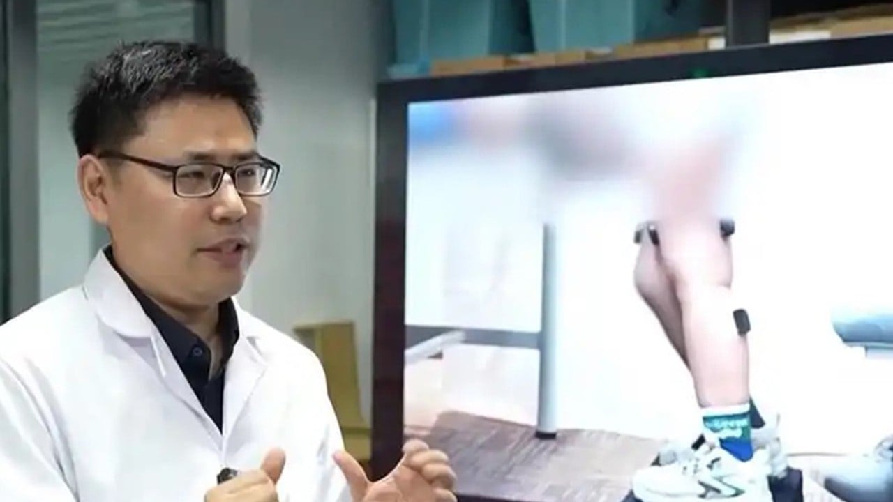 Chinese robot helps children with nerve disorder stand up for the first time