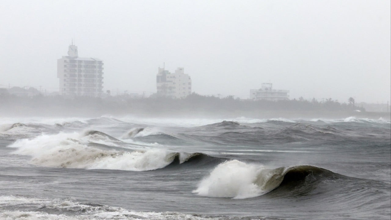 More Hong Kong airlines cancel flights as Typhoon Jangmi bears down on Tokyo