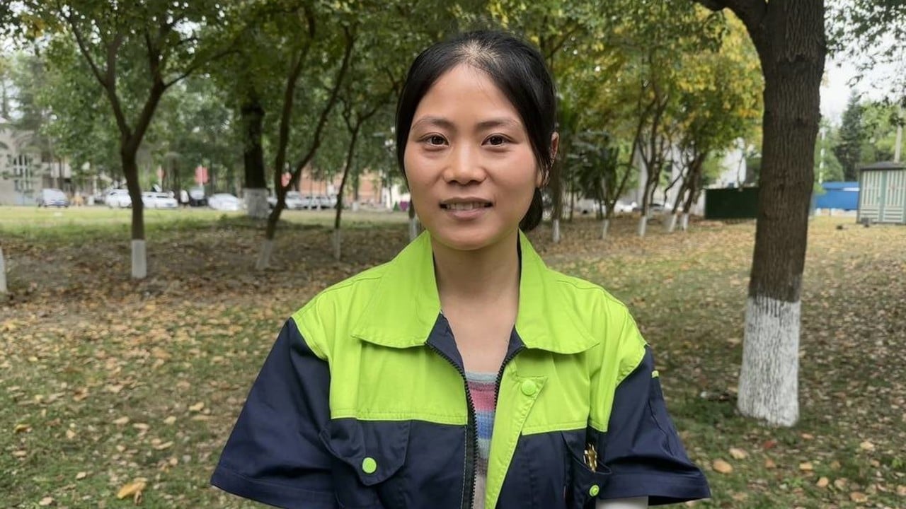 China cleaner inspired by university students gets into graduate school after year of self-study