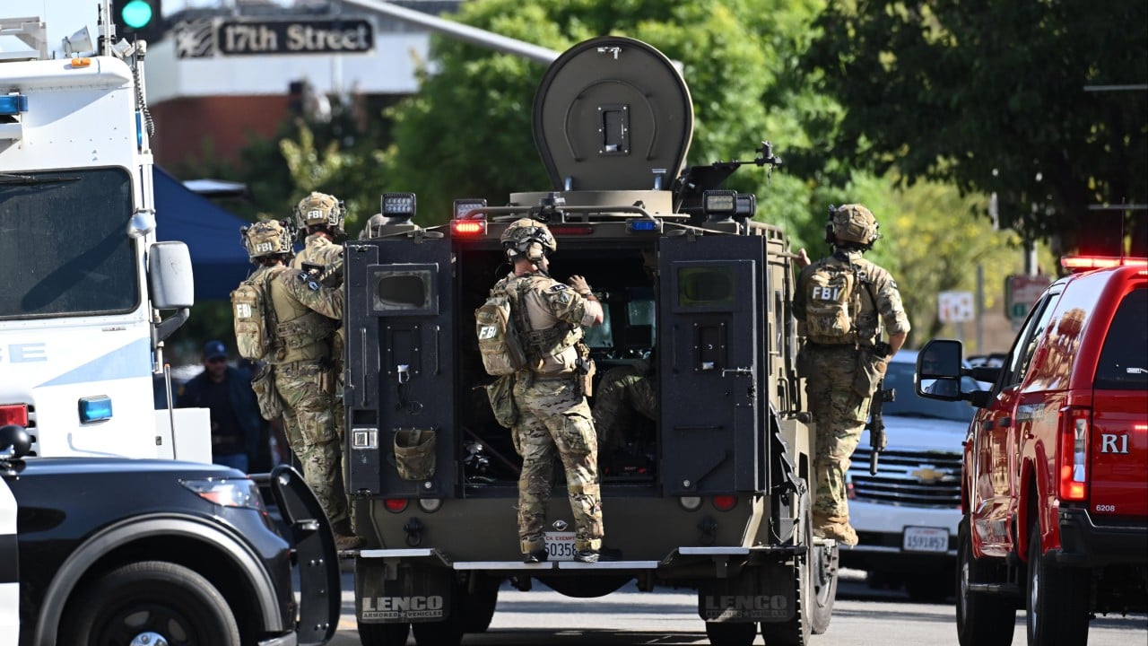 FBI, Kaliforniya'da rehinleri tutan adamı öldürdü