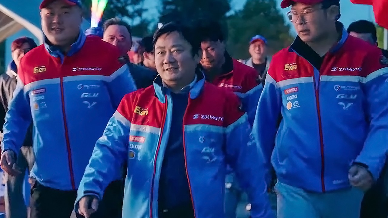 China motorcycle legend invites fan to Italy race 