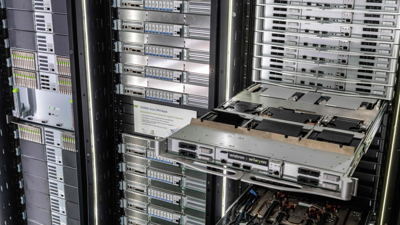 AI hyperscaler effect vaults China’s Zhongji Innolight to top of CSI 300 benchmark