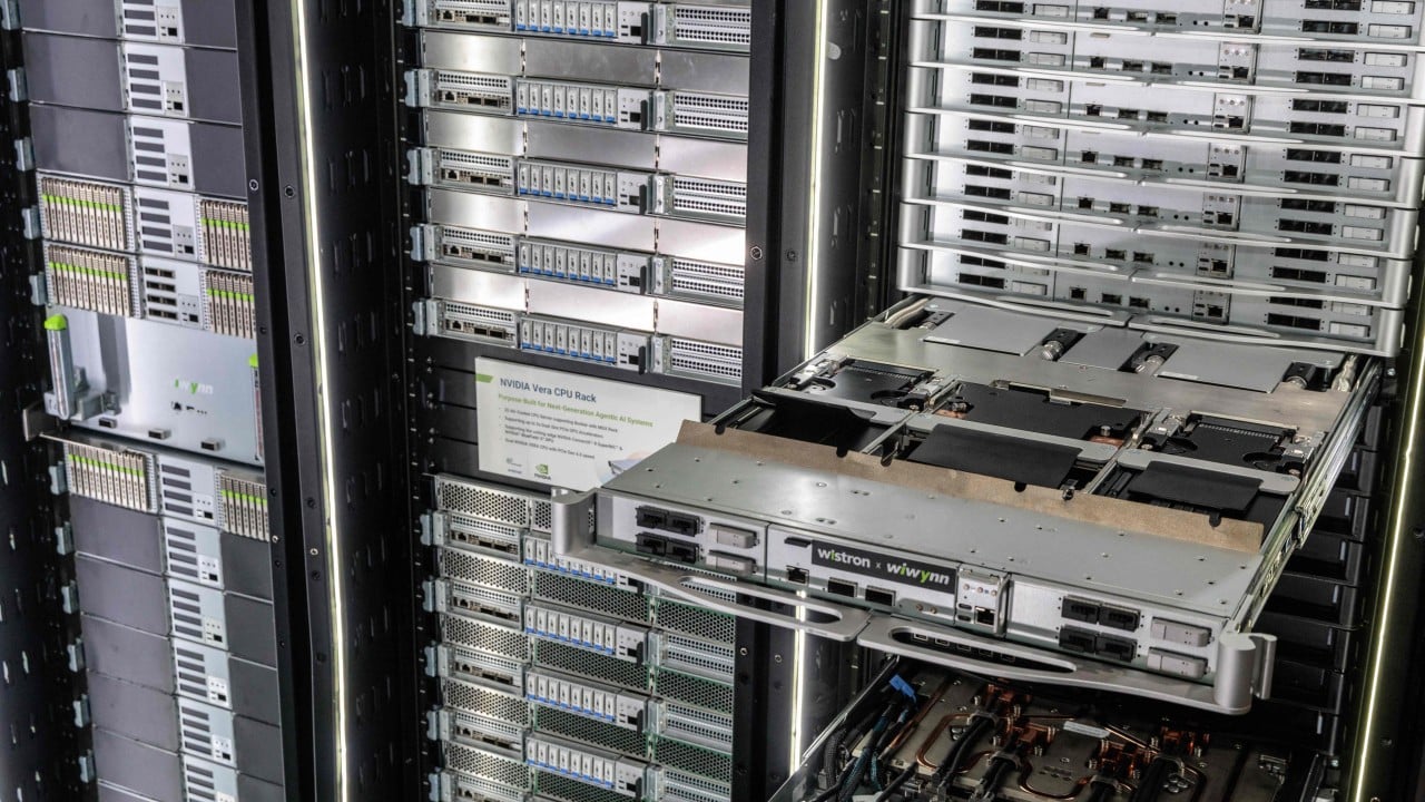 AI hyperscaler effect vaults China’s Zhongji Innolight to top of CSI 300 benchmark
