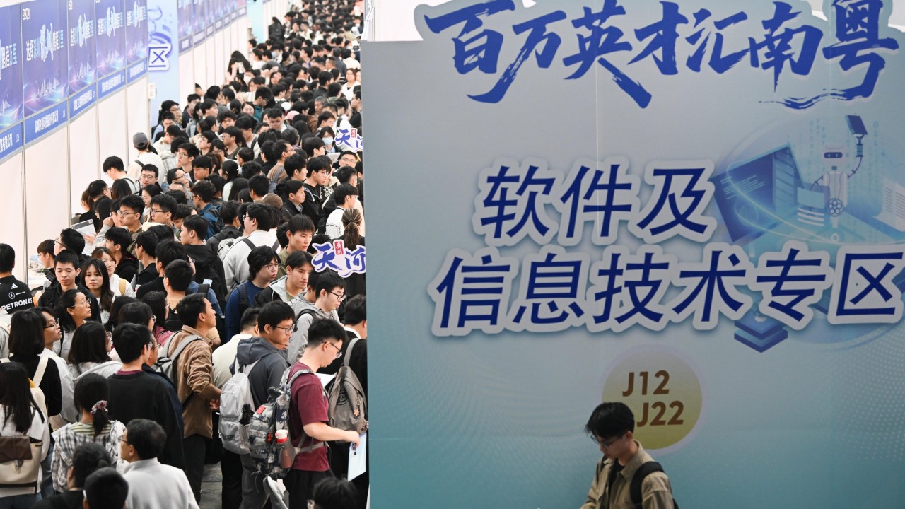 China urges SOEs, tech firms to hire more graduates