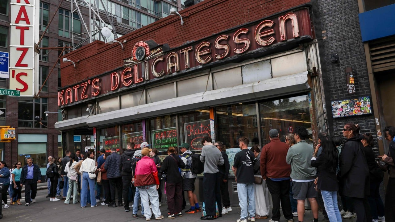 Inside the crazy New York queues where people wait for hours for Insta-cred