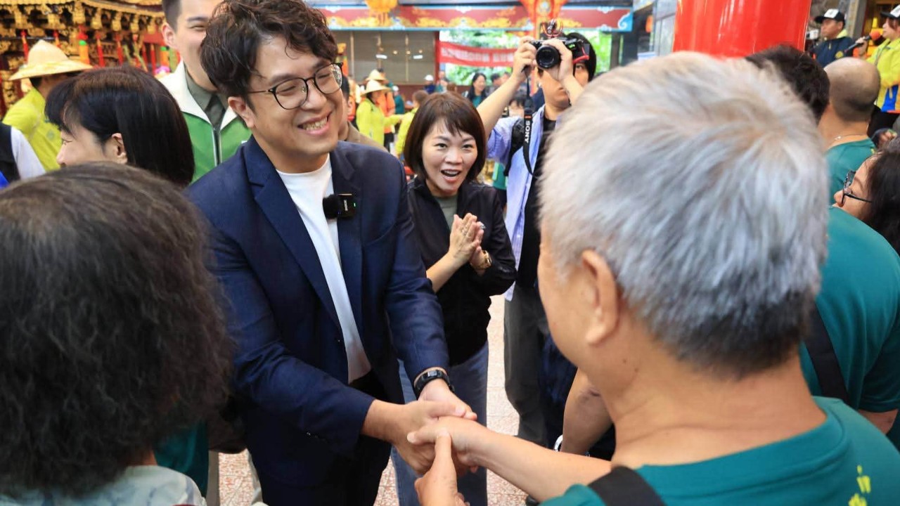 Legislador crítico de Pequim é indicado para prefeitura de Taipei