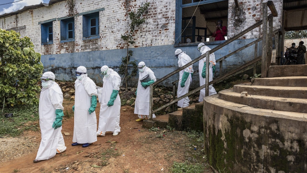 Congo’s health workers treat Ebola without pay as WHO seeks 