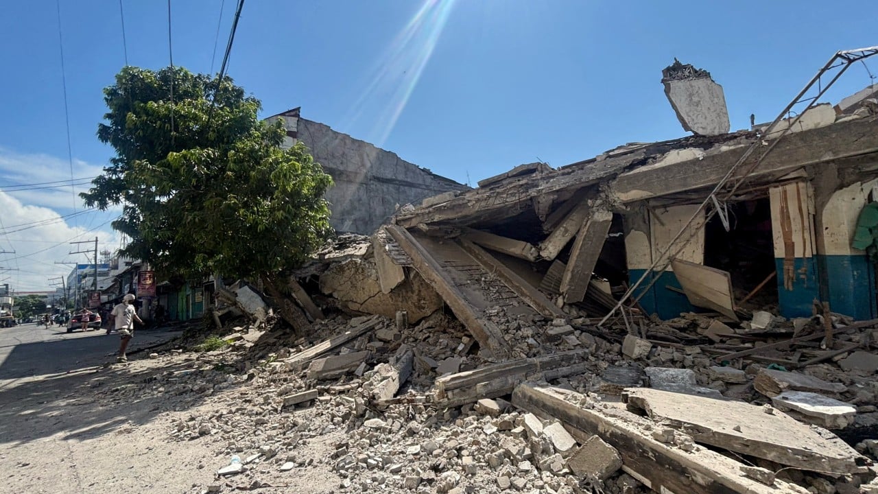 Magnitude 7.8 quake strikes Philippines with 15 feared killed, over 100 injured