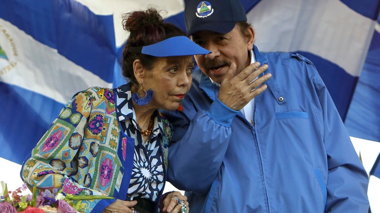 US sanctions over 100 Nicaraguan officials and relatives with travel ban