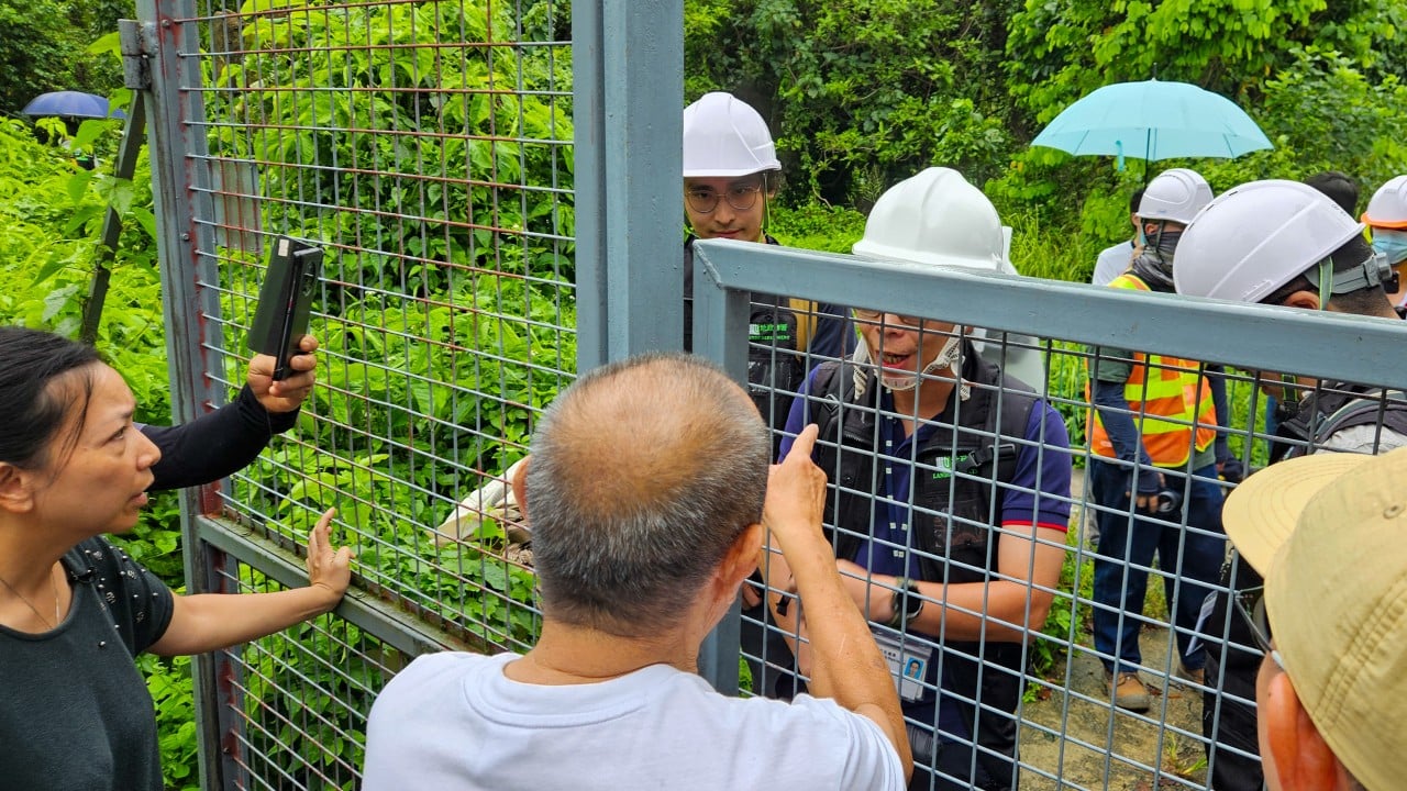 Hong Kong villagers clash with authorities over Northern Metropolis development
