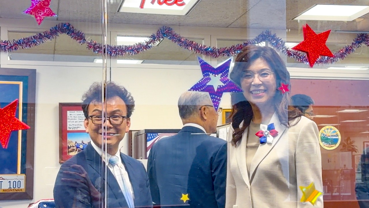 KMT chief Cheng Li-wun meets Trump ally Steve Dain