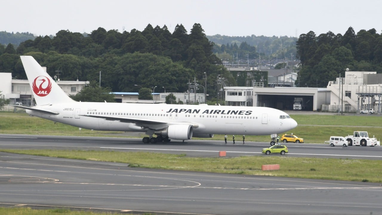 Japan Airlines Reprimanded Over Crew Drinking Incident; Boss Faces Pay Cut