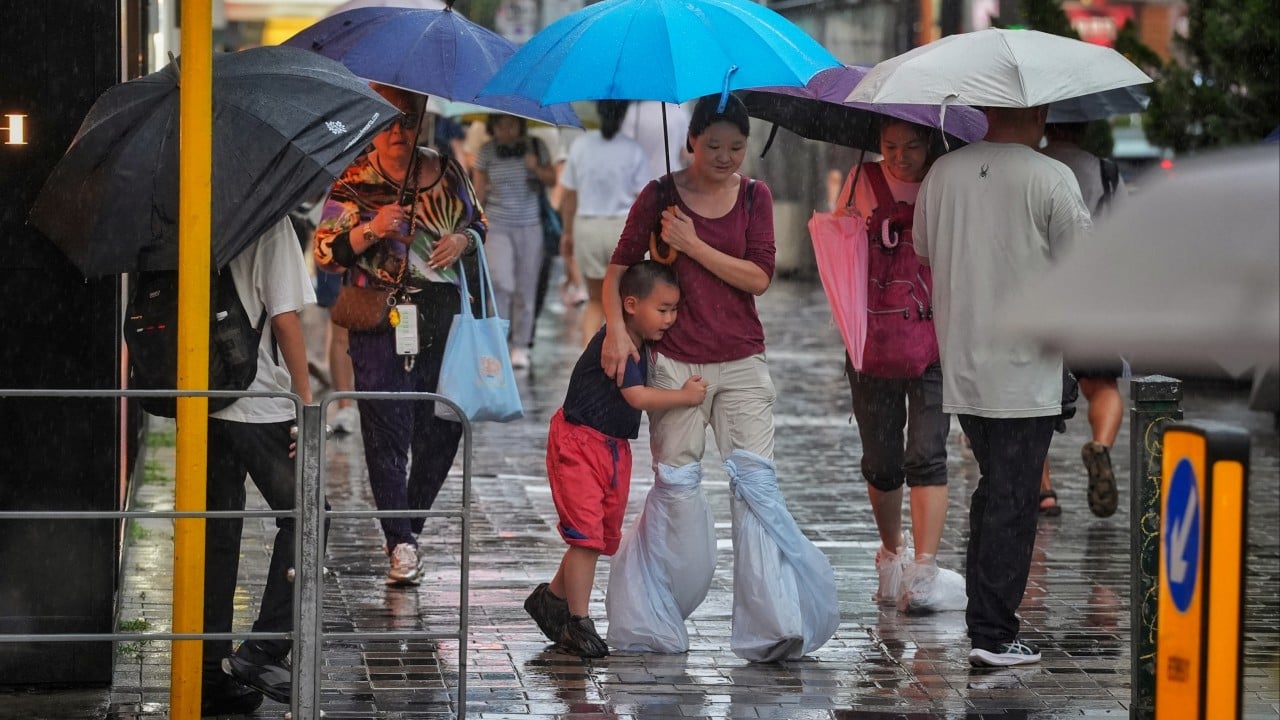 Hong Kong Experiences Heavy Rain and Thunderstorms, Amber Warning Issued