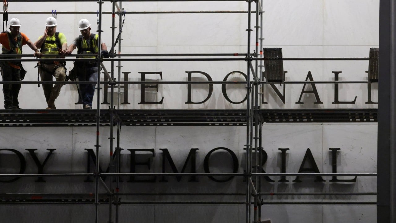 Kennedy Centre Fails to Block Removal of Trump's Name from Building