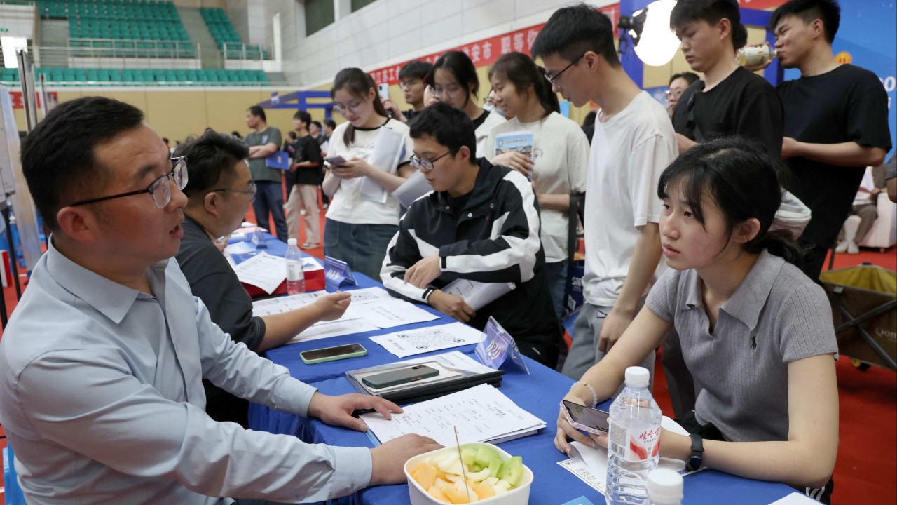 Why more Chinese university graduates turn to flexible work, skip higher degrees