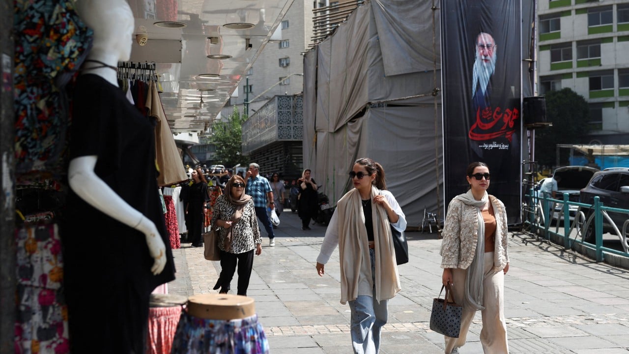 Iran-US Interim Peace Deal Announced Amid Public Economic Concerns