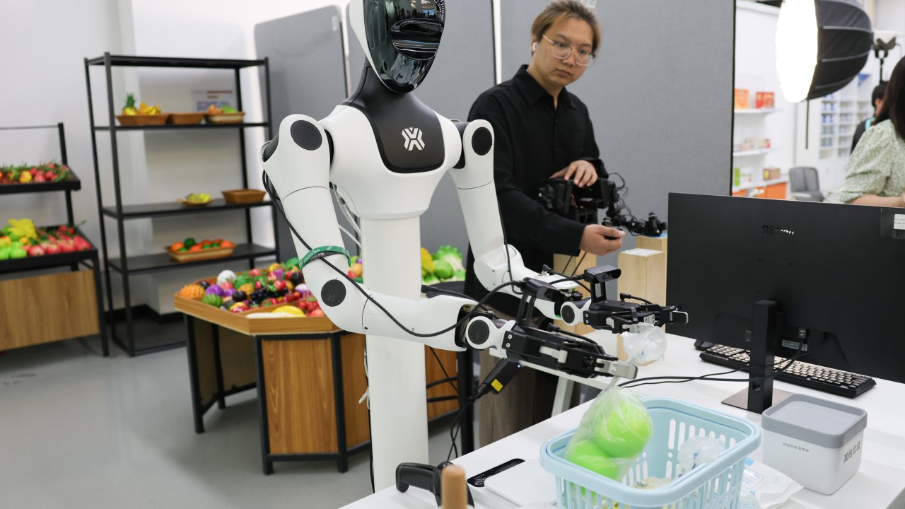 AI development requires stricter regulation regardless of job impact