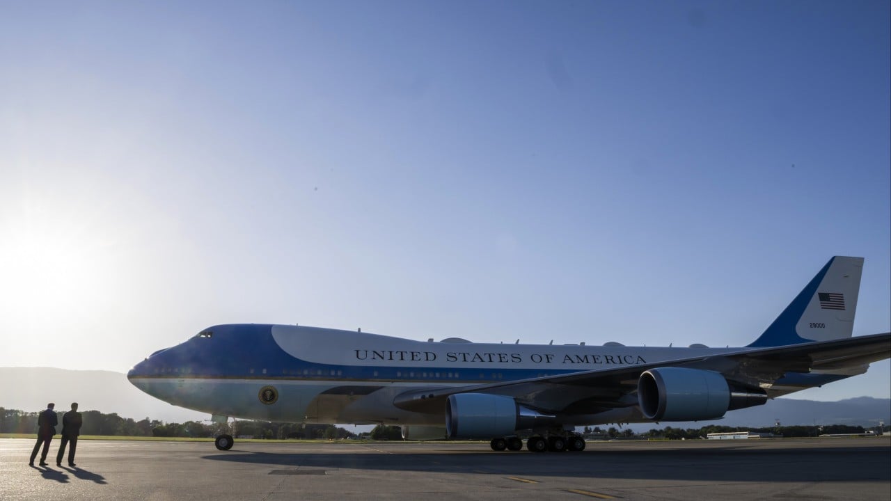 Trump bids farewell to aging Air Force One as Qatari jet nears service