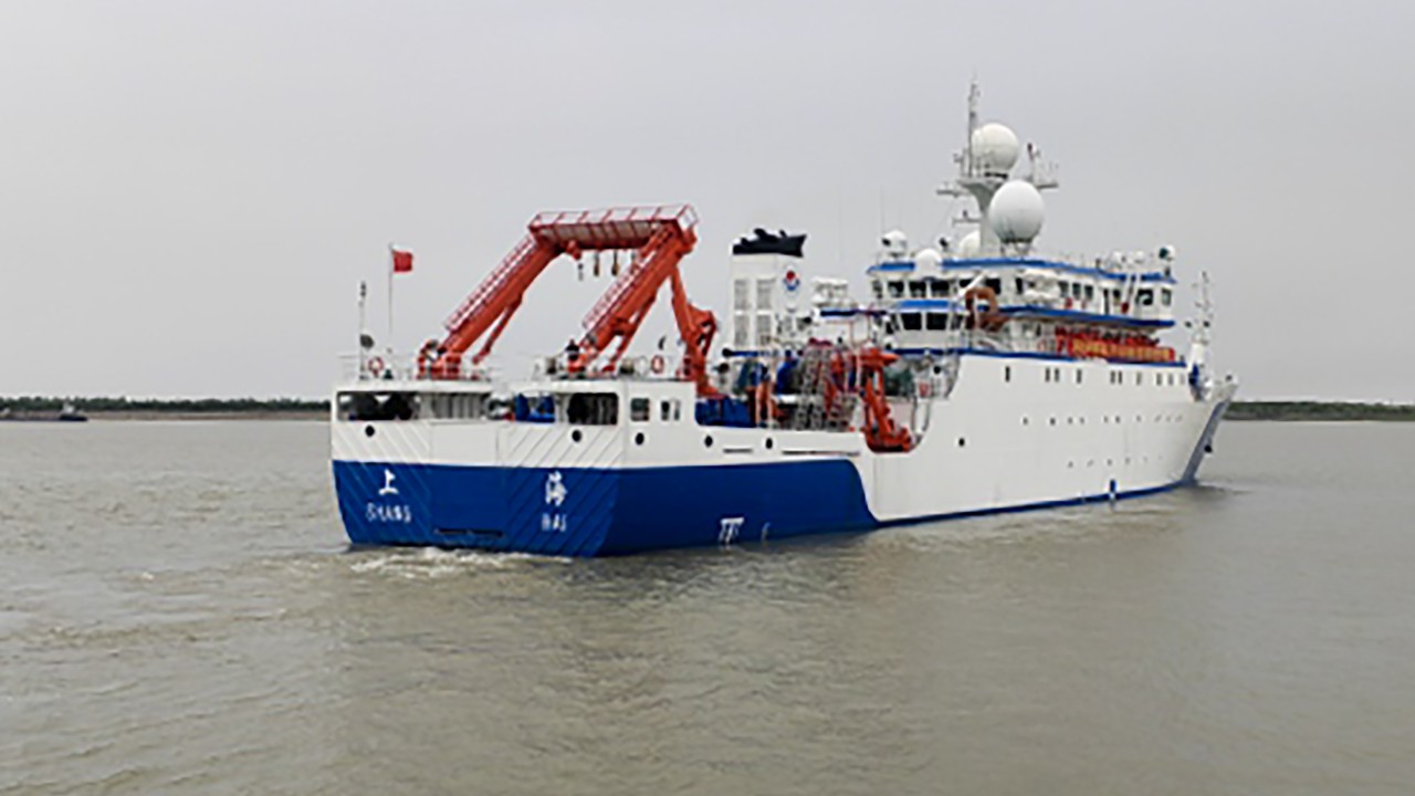China puts world’s first smart squid fishing robot to the test