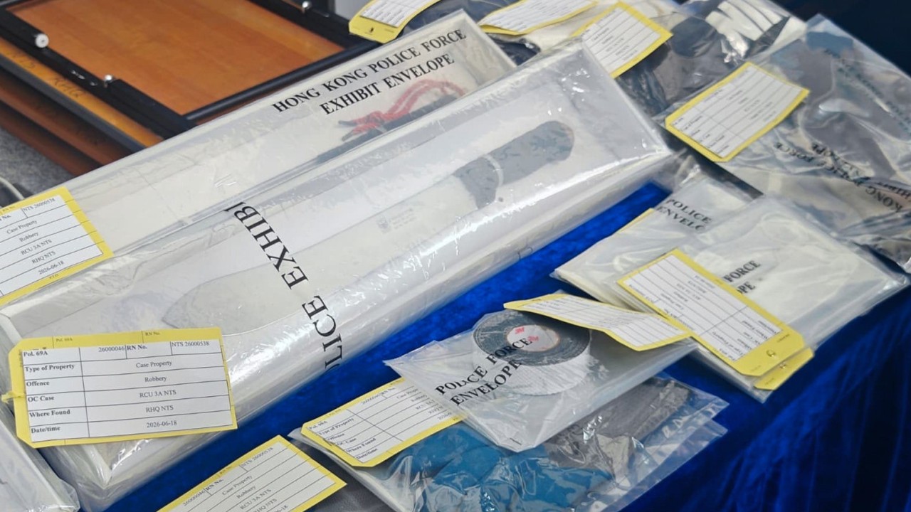 Hong Kong police arrest 7 over HK$7 million gold bar heist