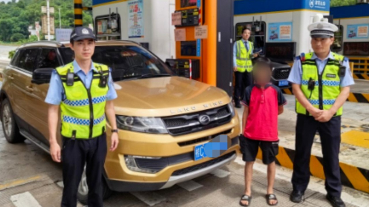 12-year-old Chinese boy caught after 6-hour highway joyride, claims dwarfism when stopped