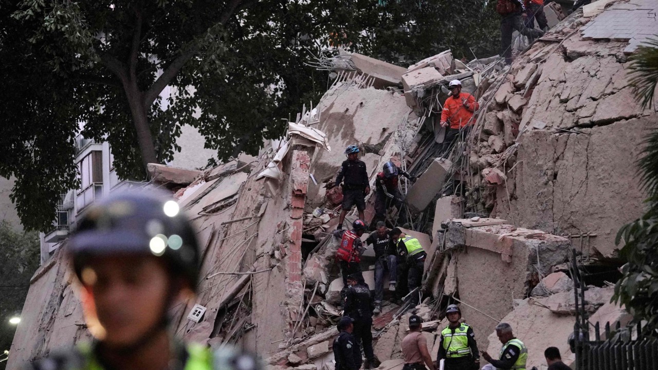 Powerful earthquakes rock Venezuela, bringing down buildings in Caracas
