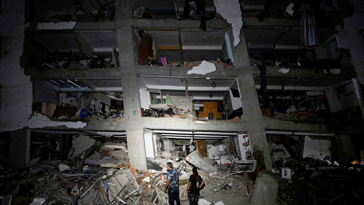 Powerful twin earthquakes strike Venezuela, killing at least 32 and injuring hundreds
