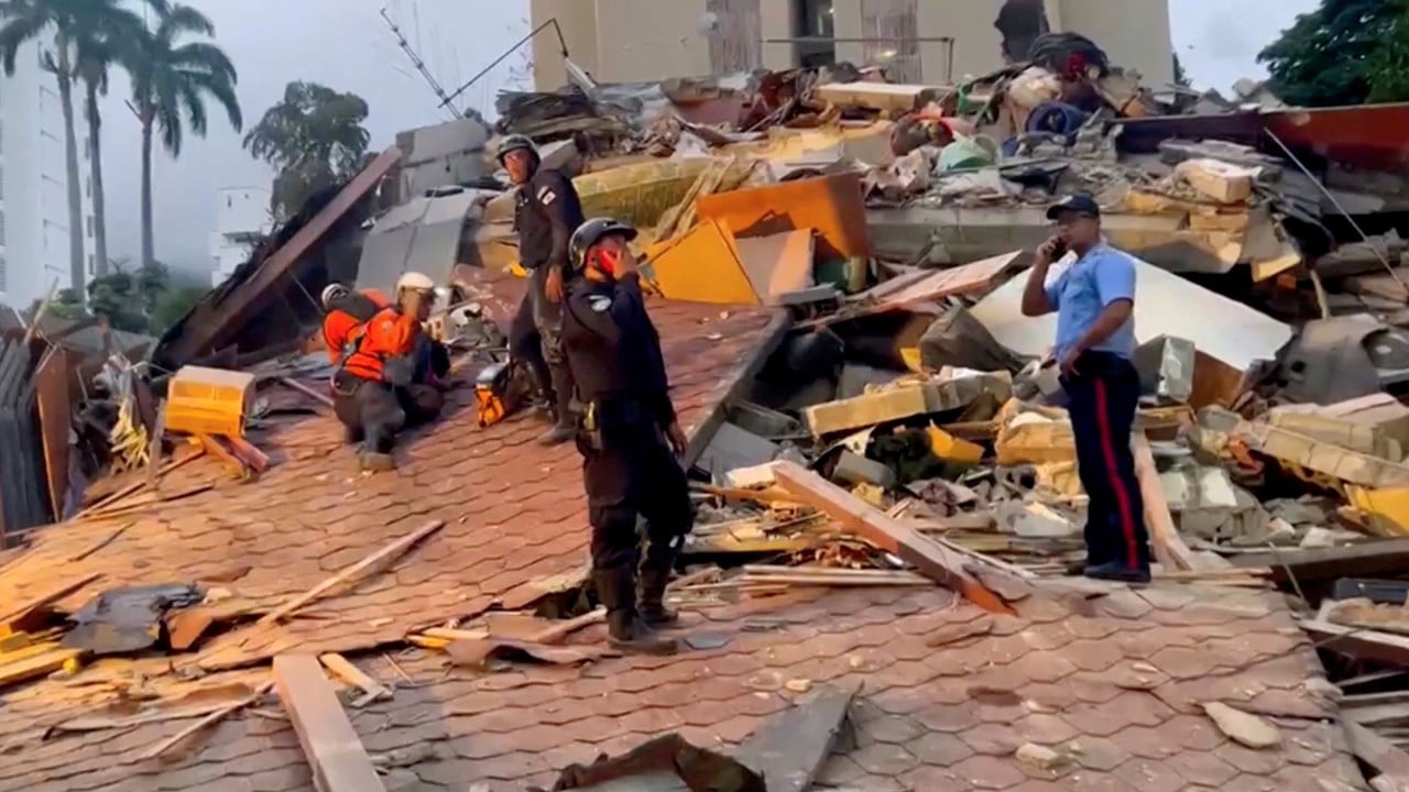 Buildings collapse as earthquake rocks Venezuela
