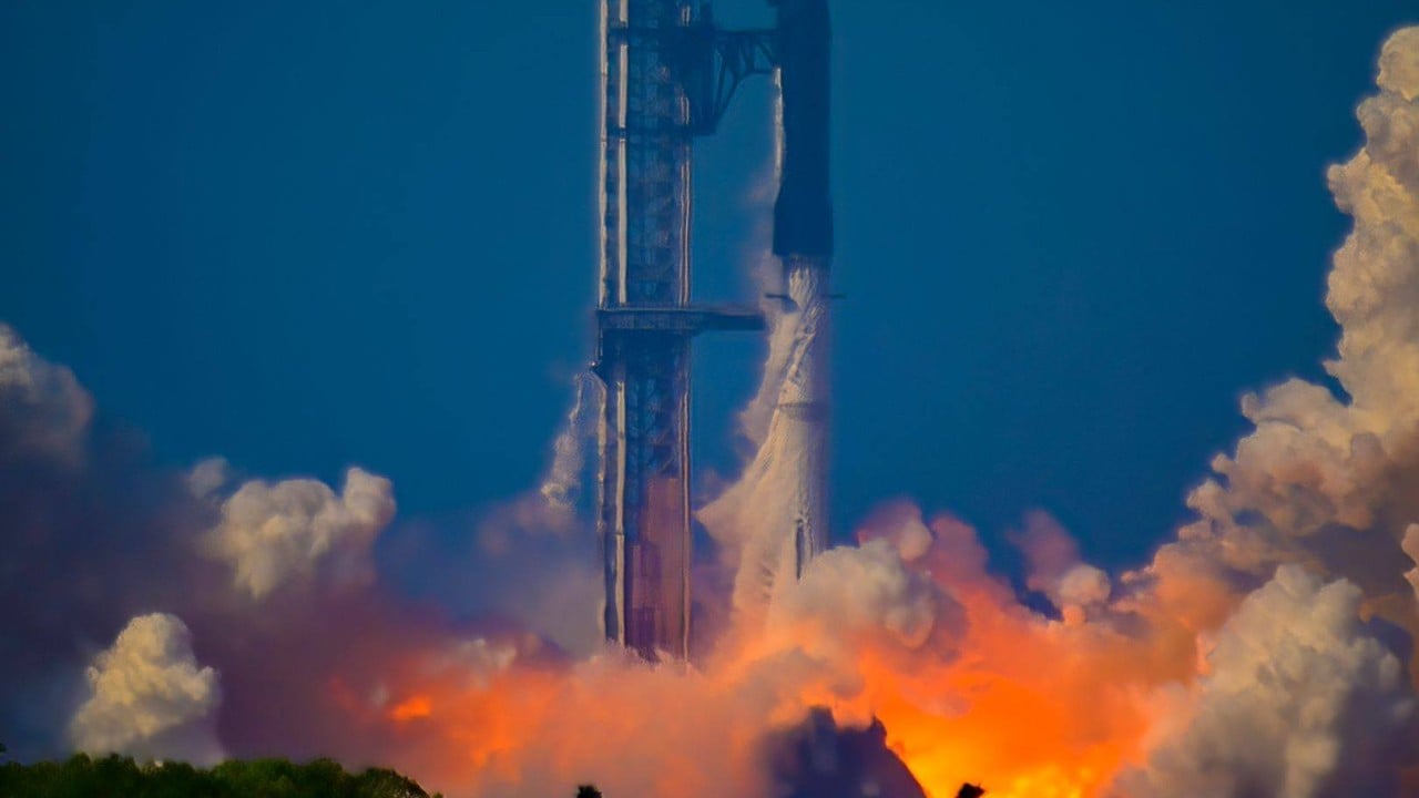 Will China build an electric rocket launch pad on the roof of the world?