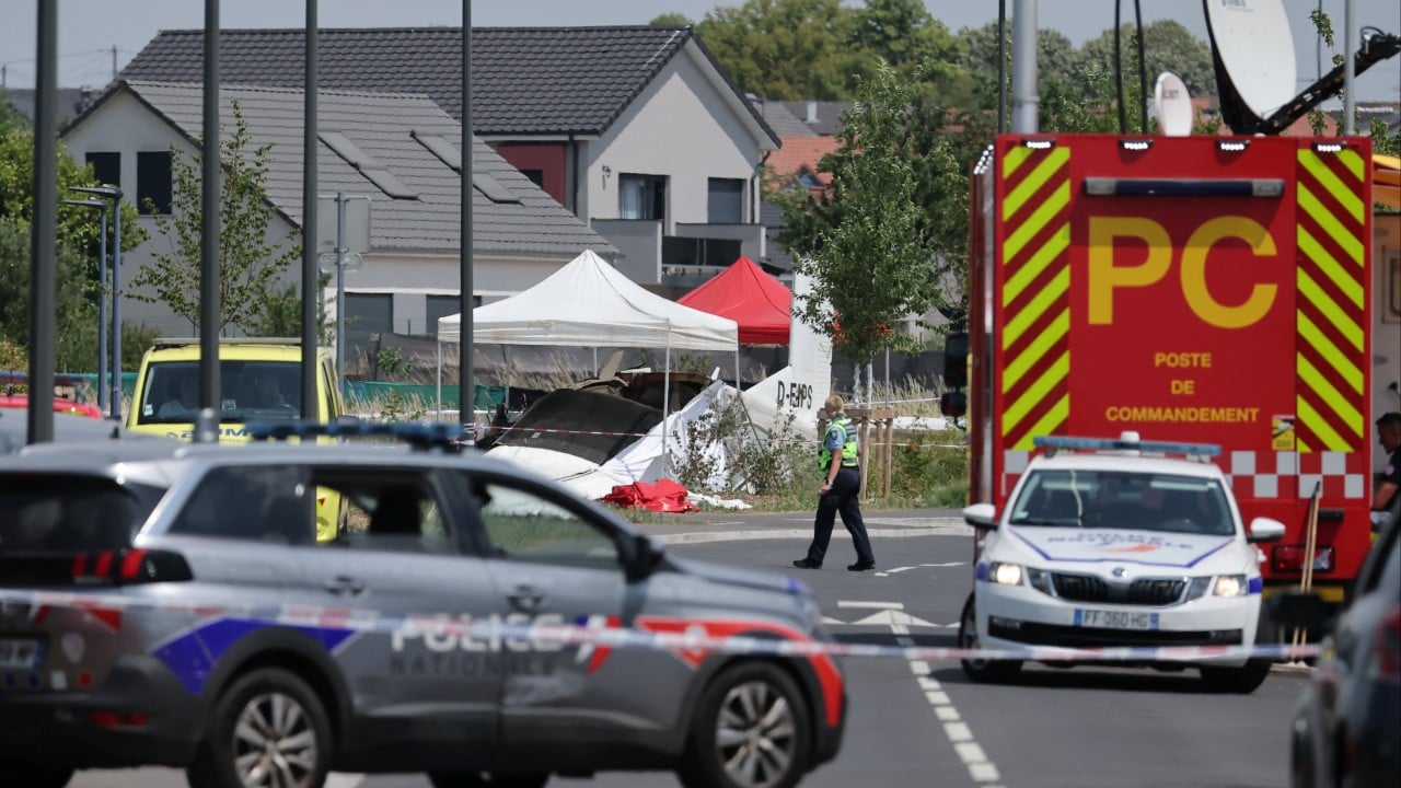 Acidente com avião de paraquedistas deixa 11 mortos na França