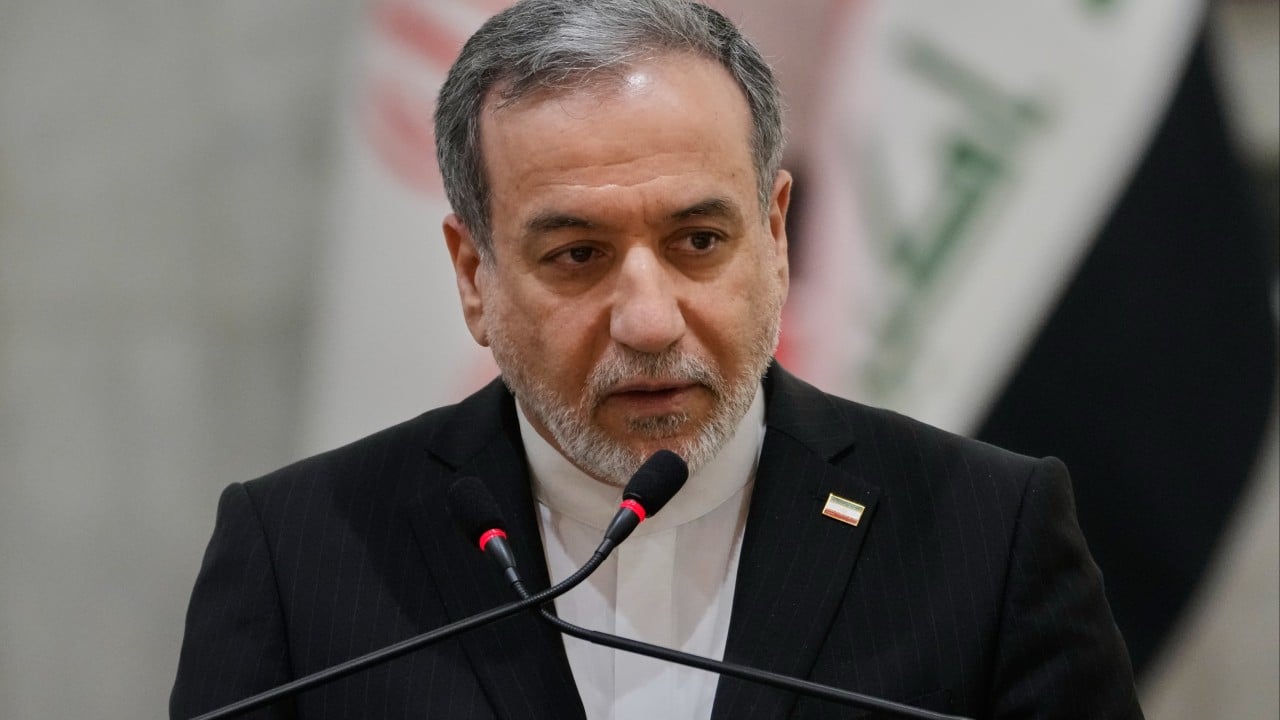 Iran warns ships not to bypass its chosen Hormuz route