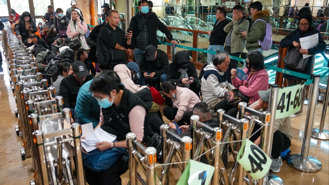 ‘Queuing gangs’ exploited Hong Kong driving licence ticketing system: ombudsman