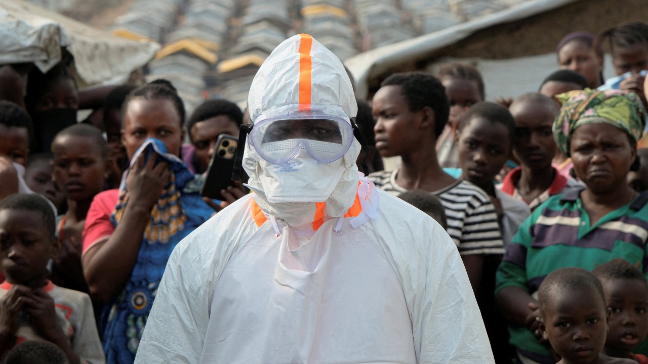 Person in UK tests negative for Ebola as Africa cases rise